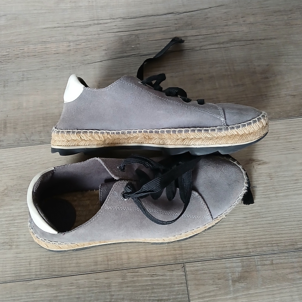 Bimba y Lola Espadrille Sneakers in Gray. Size 39